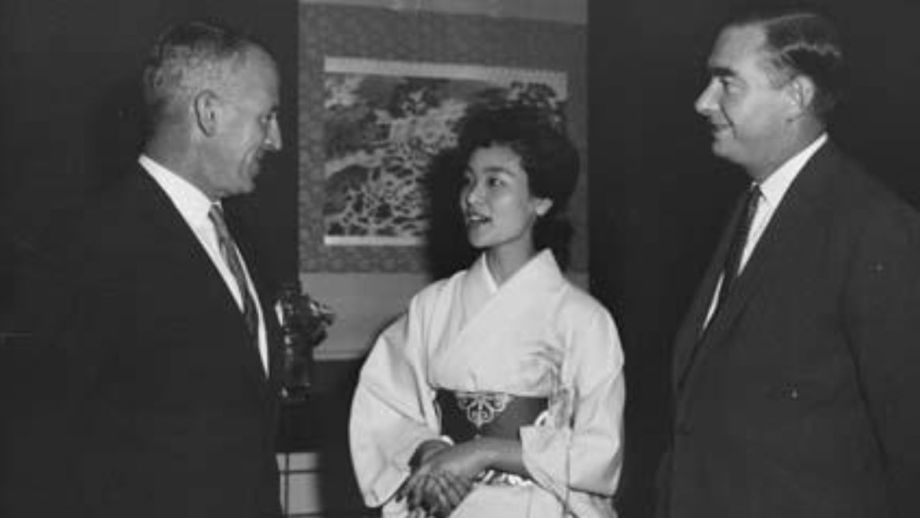Image: Miss Reiko Nakamura - "Miss Wool Japan" - paid a brief visit to Canberra on 6-7 March, during a 20-day tour of Australia as part of her prize for winning the "Miss Wool Japan" title. During her stay in Canberra, Miss Nakamura was the guest of honou