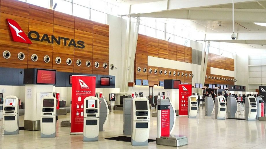Image of Adelaide airport deserted in pandemic times by Michael Coghlan from https://flic.kr/p/2jvAaBM (CC BY-SA 2.0)