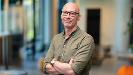 Professor Evan Kidd (School of Literature, Languages and Linguistics)