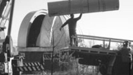 Removal of Uppsala Schmidt to Siding Spring, 1981 (Mt Stromlo Archives)