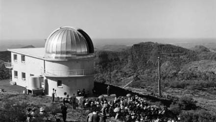 Official opening of Sididng Spring Observatory, 1965 (Source: National Library of Australia)