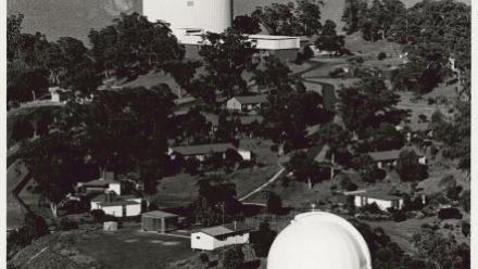 Observatory showing AAO and UK Schmidt Telescopes, 1980s (Source: ýapp LIbrary of Australia)