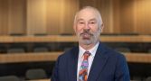 Dr Gordon de Brouwer
