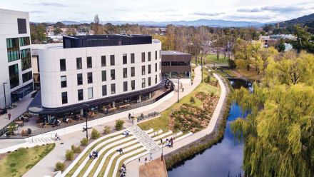 Kambri, ��������Acton Campus